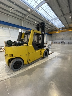 Our new 10T forklift truck has finally arrived!