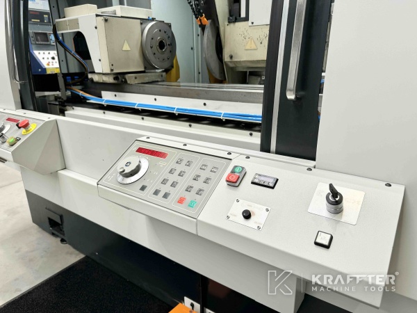 Precision CNC cylindrical grinder JONES & SHIPMAN Ultramat 650 Easy-B 90120 - Second hand Machine Tools