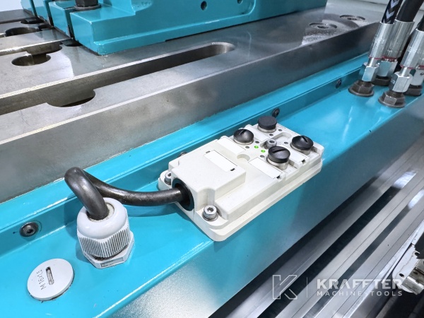 Worldwide purchase and resale of CNC tool grinding machine SCHNEEBERGER Gemini DMR 90173