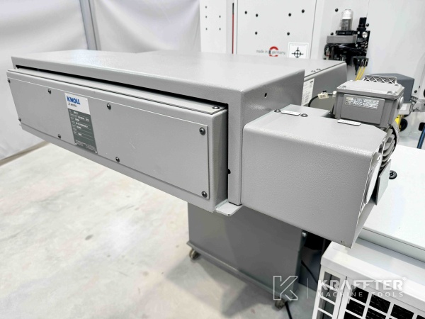 Chip conveyor on HERMLE C40 U dynamic 90093