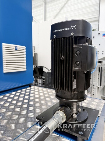 Sale of CNC tool grinding machine WALTER Helitronic Power Regrinder 90159 - Dealer of used machinery