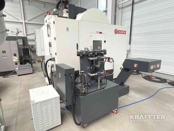 Used vertical cnc machining center with 3 palletized axes Huron VX6 APC (72)