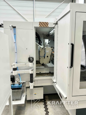 International buying and reselling CNC cylindrical grinder JONES & SHIPMAN Ultramat 650 Easy-B 90120