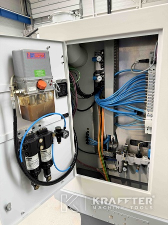 Industrial electrical cabinet on BENZINGER TNI B6 90116