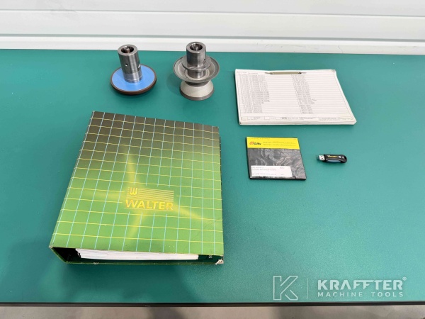 User manual of CNC tool grinding machine WALTER Helitronic Power Production 90148