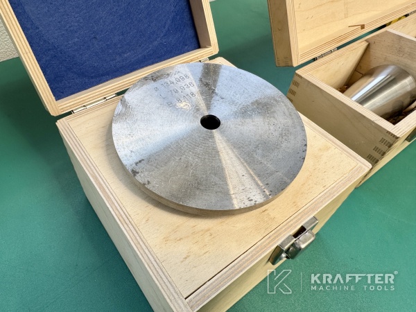 Accessories for CNC tool grinding machine WALTER Helitronic Power Regrinder 90159