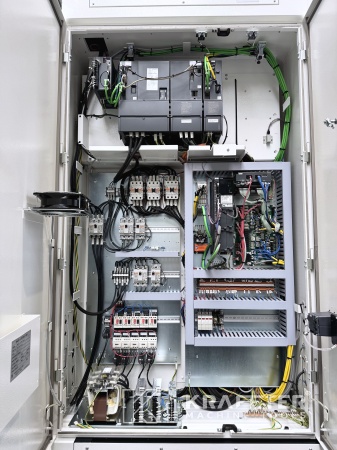 Industrial electrical cabinet on MAZAK Mega Turn 900 90171