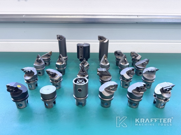 Accessories, equipment and user manual of MAZAK Mega Turn 900 90171
