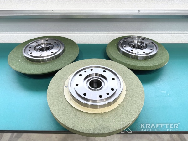 Accessories, equipment and tooling CNC cylindrical grinder STUDER S33 90177