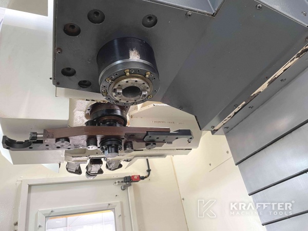 ISO-40 Spindle type  on Vertical machining center - HURON VX6 APC (72)