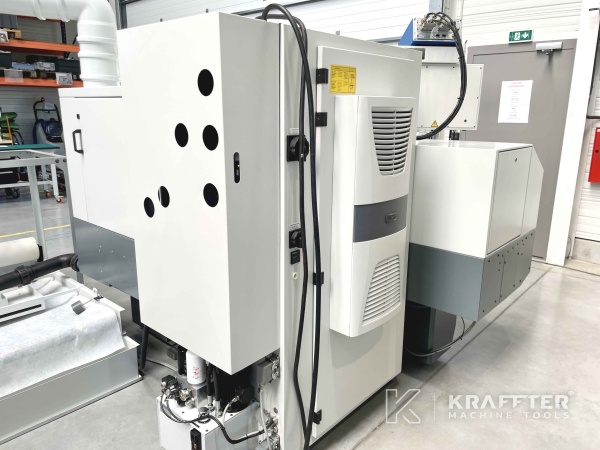 Industrial machines for grinding operations CNC cylindrical grinder STUDER Favorit CNC 20690-016