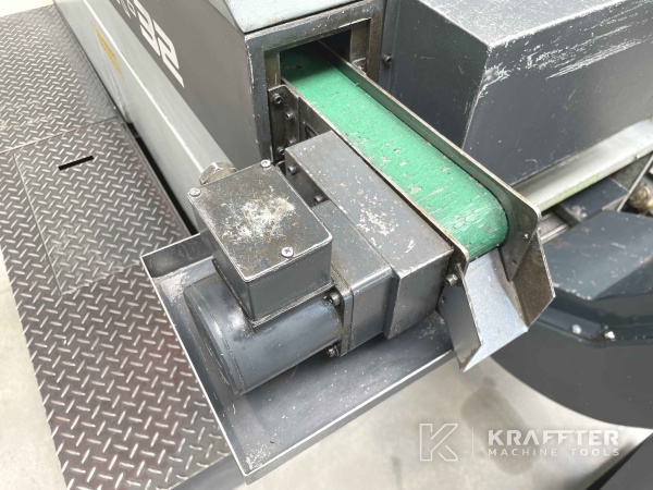 International buying and reselling Swiss-type CNC lathe STAR SR-32 90071