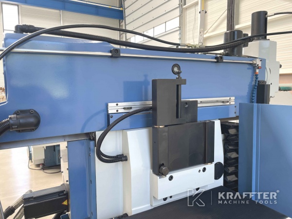 Used CNC milling machine 3 axis PEDERSEN VPF-970TI 20689-997 for sale