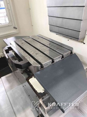 Table of CNC milling machine HURON VX6 APC 90072