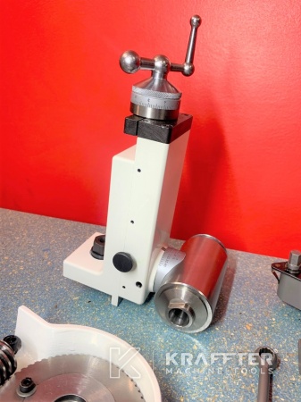 Worldwide purchase and resale of Manual lathe SCHAUBLIN 70-CF 20689-949