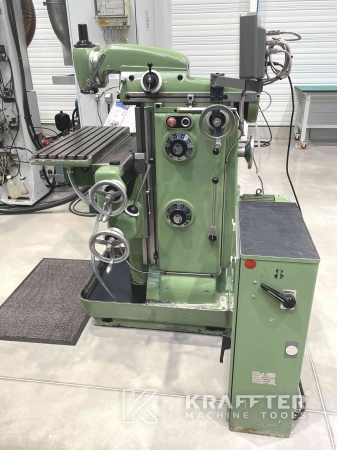 Used manual milling machine with 3 axis digital read out Deckel FP2 (46)